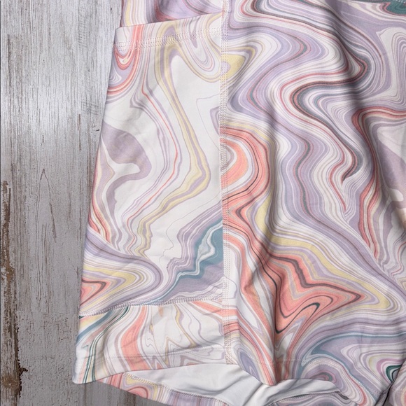 Old Navy High Waisted Powersoft Biker 6"  Plus Size 4X Pastel Swirl Shorts - Picture 5 of 12